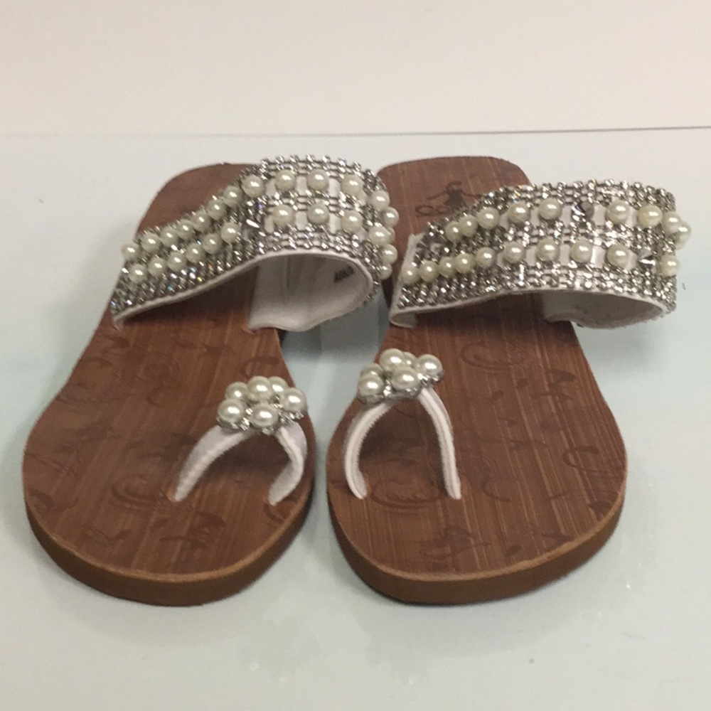 Oh So Pretty! Women’s Corky's White Pearl Sandals, size 7